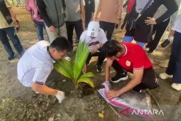 Pemkot Bengkulu gotong royong bersihkan kawasan pantai