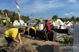 Polres Bangka terjunkan personel bersihkan pemakaman Tionghoa