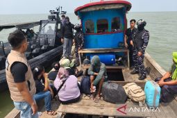 Operasi Gabungan TNI AL-Imigrasi TBA gagalkan penyelundupan PMI non prosedural
