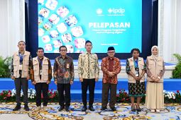 Gibran bersama Mendikdasmen lepas 150 alumni LPDP Pejuang Digital
