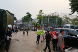 Area kedatangan tiga jenazah TNI di Bandara Soetta diperketat