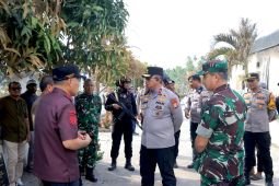Petugas keamanan redam situasi usai insiden di Halmahera Tengah