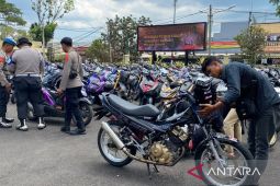 Polres Cianjur amankan puluhan sepeda motor dengan knalpot tidak standar
