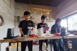 Beri edukasi, sebanyak 36 barista ikuti lomba seduh kopi manual di Blitar