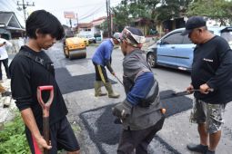 Pemkab Kuningan percepat perbaikan jalan pelosok ruas Cidahu-Luragung