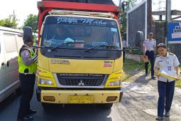 Dishub Bantul lakukan pemeriksaan KIR pada kendaraan niaga