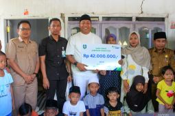 BPJS-TK berikan santunan kematian kepada keluarga guru ngaji Situbondo