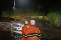 Cadas Pangeran Longsor, Alat Berat Dikerahkan ke Lokasi