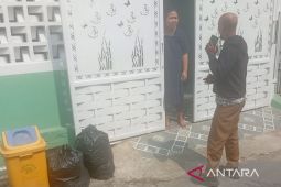 Dinas LH Kota Bekasi angkut sampah menumpuk selama sebulan di perumahan Kaliabang