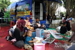 Akademisi ilmu komunikasi Unpatti Ambon ingatkan orang tua kawal batasan usia media sosial