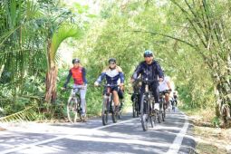 Bersepeda tinjau jalan, Bupati Sergai dorong ASN terapkan gaya hidup sehat