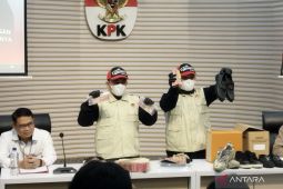 KPK sita sepatu Louis Vuitton dalam OTT Bupati Tulungagung