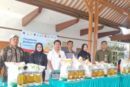 Ratusan ribu warga Banyuwangi terima bantuan pangan