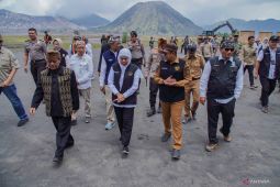 Peletakan batu pertama penataan Jalur Lingkar Kaldera Tengger