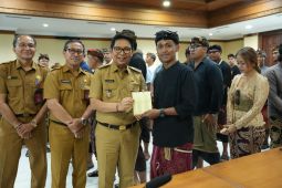 Pemkab Badung pastikan transparansi penyerahan dana dukungan seniman