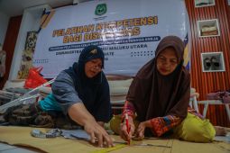 Disnakertrans Malut latih penyandang disabilitas di Ternate