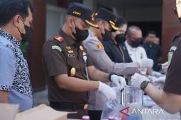 Kejari Tapin musnahkan barang bukti yang didominasi narkotika