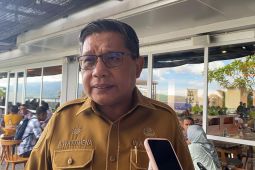 Pemkot Ambon siapkan aturan batasi penggunaan kantong plastik di tengah lonjakan harga