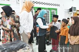 PKK Sumut berbagi kasih dengan anak-anak panti asuhan di Kota Binjai