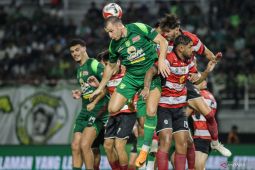 Pelatih Persebaya nilai Madura United unggul efektivitas permainan