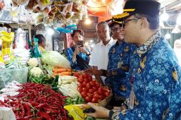 Bulog salurkan 15.000 liter Minyakita ke Pasar Rau Serang, stok aman