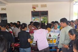 Bulog Maluku salurkan bantuan pangan untuk 8.729 penerima di Nusaniwe