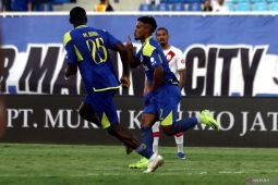 Super League  - Arema bungkam Persis 2-0