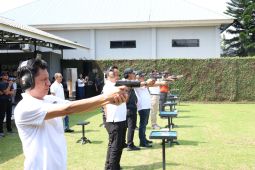 Imigrasi Sumut tingkatkan kesiapsiagaan ASN melalui pelatihan menembak