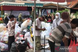 Kisah sunyi mengubah sampah jadi rupiah