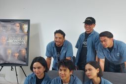 Sal Priadi rancang lagu baru saat syuting "Monster Pabrik Rambut"
