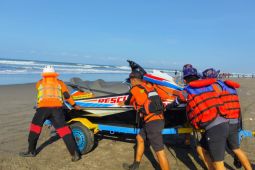 Tim SAR gabungan dikerahkan cari korban hilang usai tenggelam di Parangtritis Yogyakarta