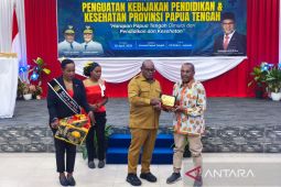 Gubernur Nawipa sebut DPD RI mitra perbaikan pendidikan kesehatan di Papua Tengah