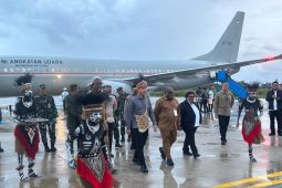 Gibran soroti penerangan minim saat tinjau Sentra Pendidikan Mimika