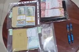 KPK menggeledah bank dan sita aset senilai Rp2 miliar terkait kasus Bea Cukai