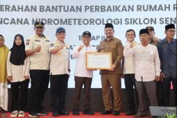 Satgas PRR serahkan bantuan rumah rusak korban Siklon Senyar II