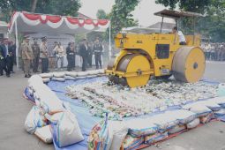 Pemkab Kediri musnahkan minuman beralkohol dan rokok ilegal