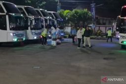 Bismillah, 445 calon haji kloter I Embakarsi Bekasi diberangkatkan