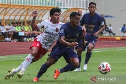 Gol penalti menangkan Bali United 1-0 sekaligus salip Persita