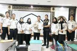 Imigrasi Banjarmasin verifikasi paspor kloter pertama 359 jamaah