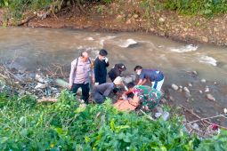 Identitas Masih Misteri, Mayat Berkaos Hitam Ditemukan Pencari Rumput di Garut
