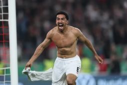 VfB Stuttgart ke final DFB Pokal usai bungkam Freiburg 2-1