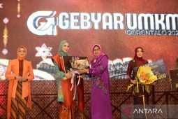 Dekranasda Gorontalo gelar busana kebaya Kartini dari kain karawo
