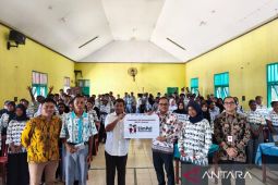 OJK beri edukasi warga Kaimana hindari praktik keuangan ilegal