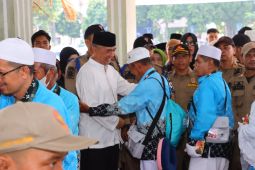 Pemkot Tebing Tinggi lepas 82 jemaah haji menuju tanah suci
