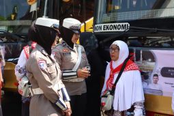 Polres Tabalong kawal Calon Jemaah Haji Kloter 3 menuju embarkasi
