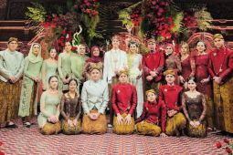 Para selebritas hadiri resepsi pernikahan El Rumi dan Syifa Hadju