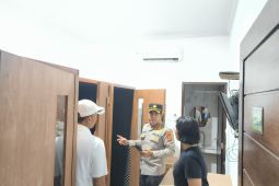 Puluhan WNA diduga "scammer" digerebek Polresta Denpasar