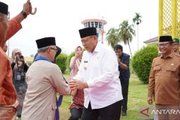 Wamendikdasmen disambut acara adat pada kunjungan perdana di Gorontalo