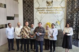 Pemerintah bebaskan bea masuk impor bahan baku plastik