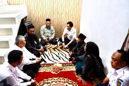 Menhub-Dirut KAI takziah ke rumah korban kecelakaan KA Bekasi Timur